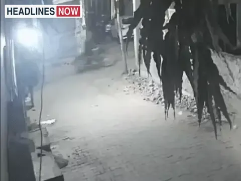 लुधियाना में बाइक सवार को 20 मीटर तक घसीटा:फिर गाड़ी बैक कर दोबारा चढ़ाने की कोशिश, लोगों के आने पर ड्राइवर फरार