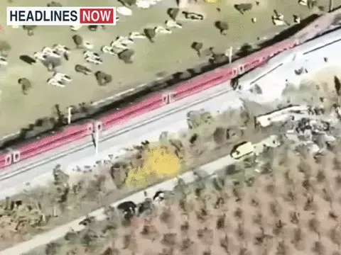 स्पेन में हाई स्पीड ट्रेनें टकराईं, 39 की मौत:कई डिब्बे मलबे में बदले, ट्रेनों की एवरेज स्पीड 200kmph से ज्यादा