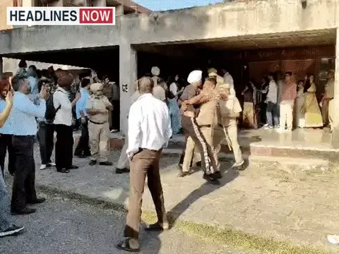चंडीगढ़ PU में ABVP के कार्यक्रम पर बवाल:RSS नेता को बुलाने के विरोध में छात्र भिड़े, प्रदर्शनकारियों को हिरासत में लिया
