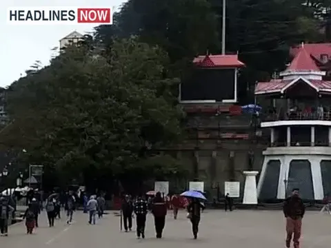 हिमाचल के 4 जिलों में आंधी-तूफान का अलर्ट:बारिश-बर्फबारी से तापमान में भारी गिरावट; ऊंचे क्षेत्रों में बढ़ी ठिठुरन, कल्पा का पारा 8.5॰C लुढ़का