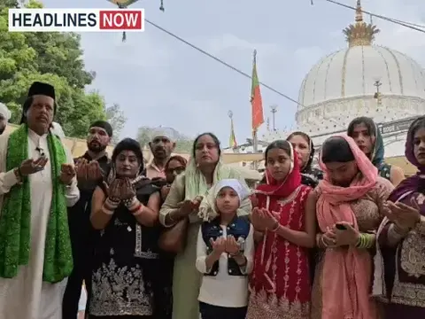 अमिताभ बच्चन की सेहत के लिए अजमेर दरगाह में दुआ:पंजाब से आए 50 जायरीन, ख्वाजा गरीब नवाज की मजार पर चढ़ाई चादर