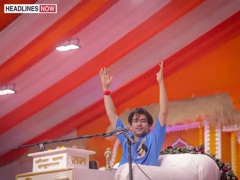शास्त्री बोले-समाज जातियों के नाम पर आपस में उलझ रहा : कथा में कहा- भारत को विश्वगुरु बनाने के लिए हिंदुओं का एकजुट होना जरूरी