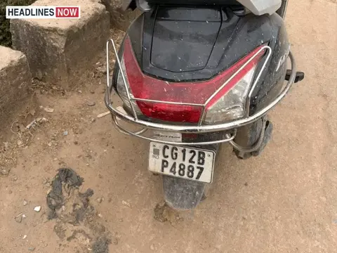 एक्टिवा का नंबर स्प्लेंडर पर लगाकर घूम रहा युवक:मालिक ने पकड़ा, पुलिस के हवाले किया; मानिकपुर चौकी का मामला