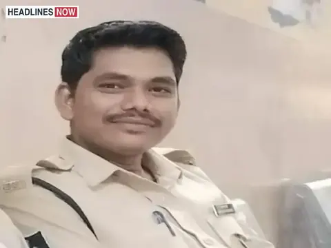 खाकी वर्दी पहने एक व्यक्ति का चित्र