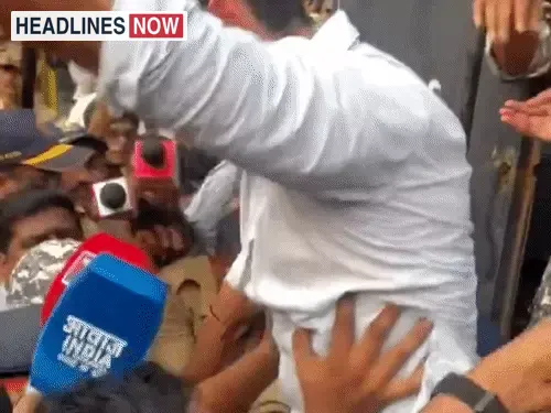 बॉम्बे हाईकोर्ट ने अभिनेता इमरान खान के देश छोड़ने के नोटिस पर लगाई रोक