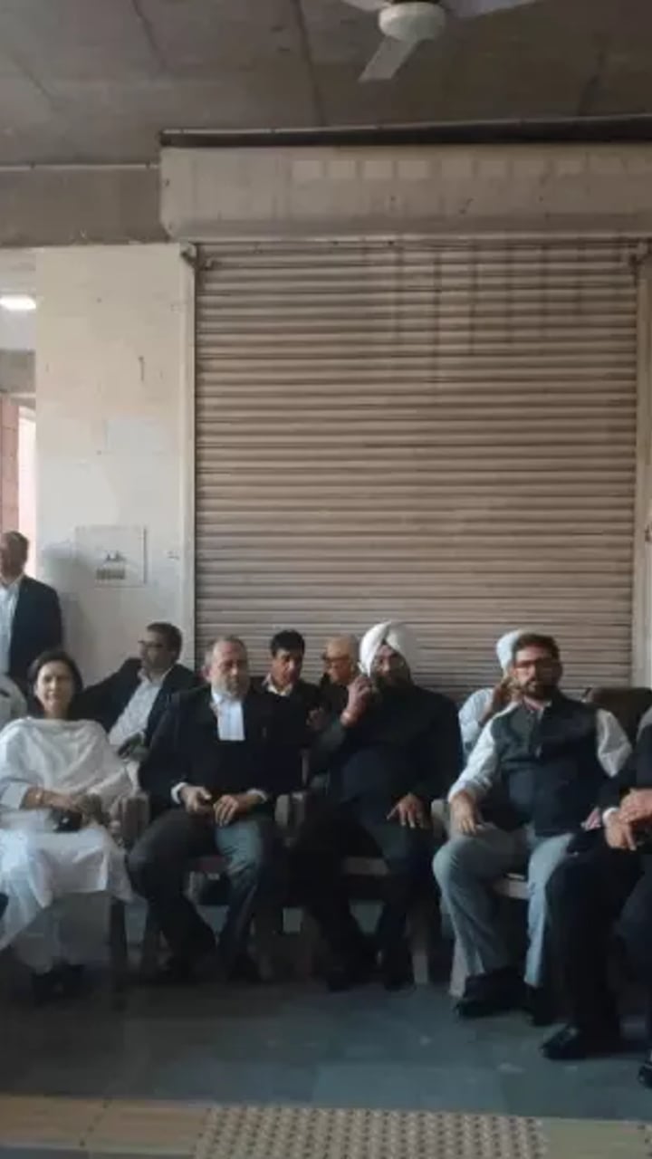 चंडीगढ़ जिला अदालत के वकीलों ने एडवोकेट पर दर्ज एफआईआर के विरोध में किया काम का बहिष्कार