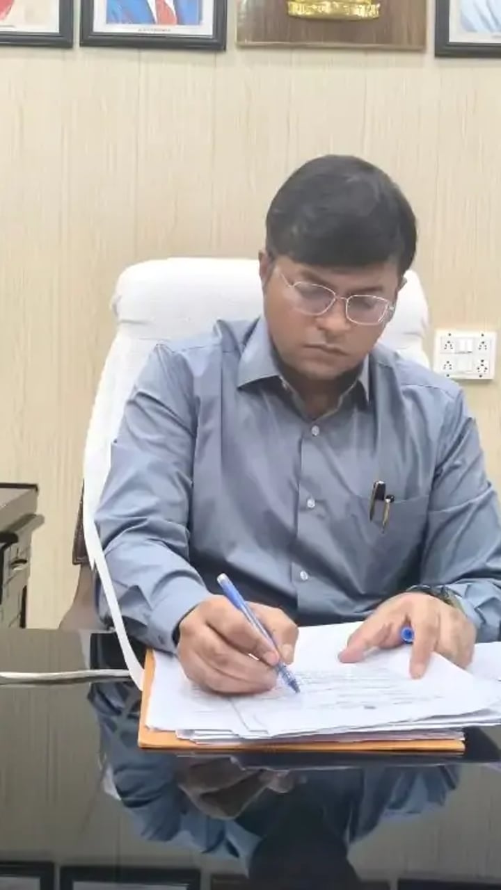 शिवपुरी में जिला सहकारी बैंक के 12 बड़े बकायादारों की संपत्तियां कुर्क